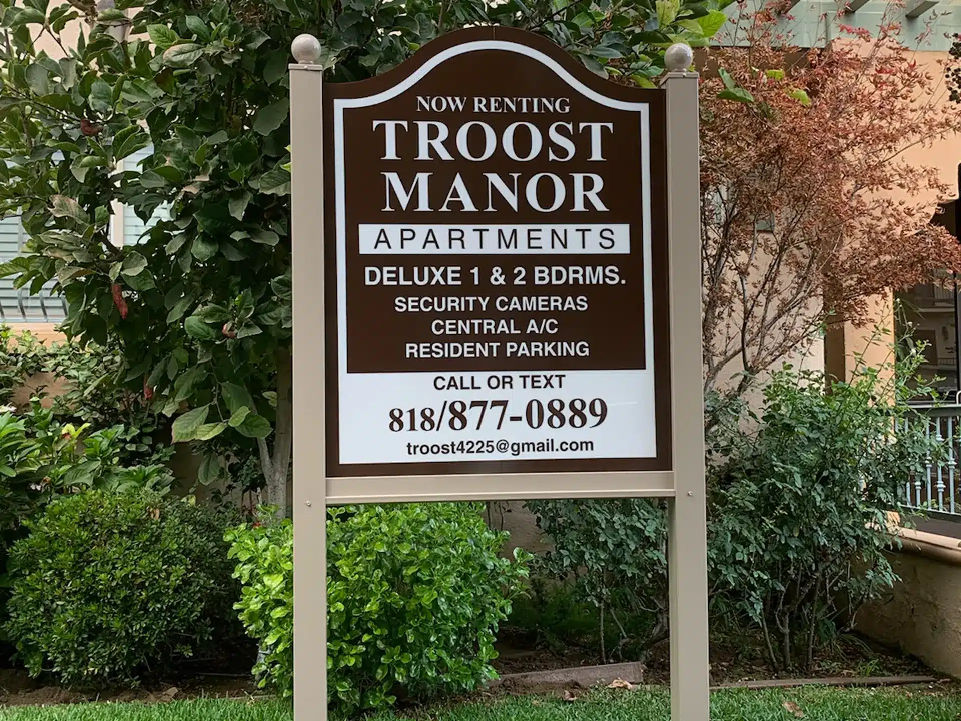 Troost Manor Apartments