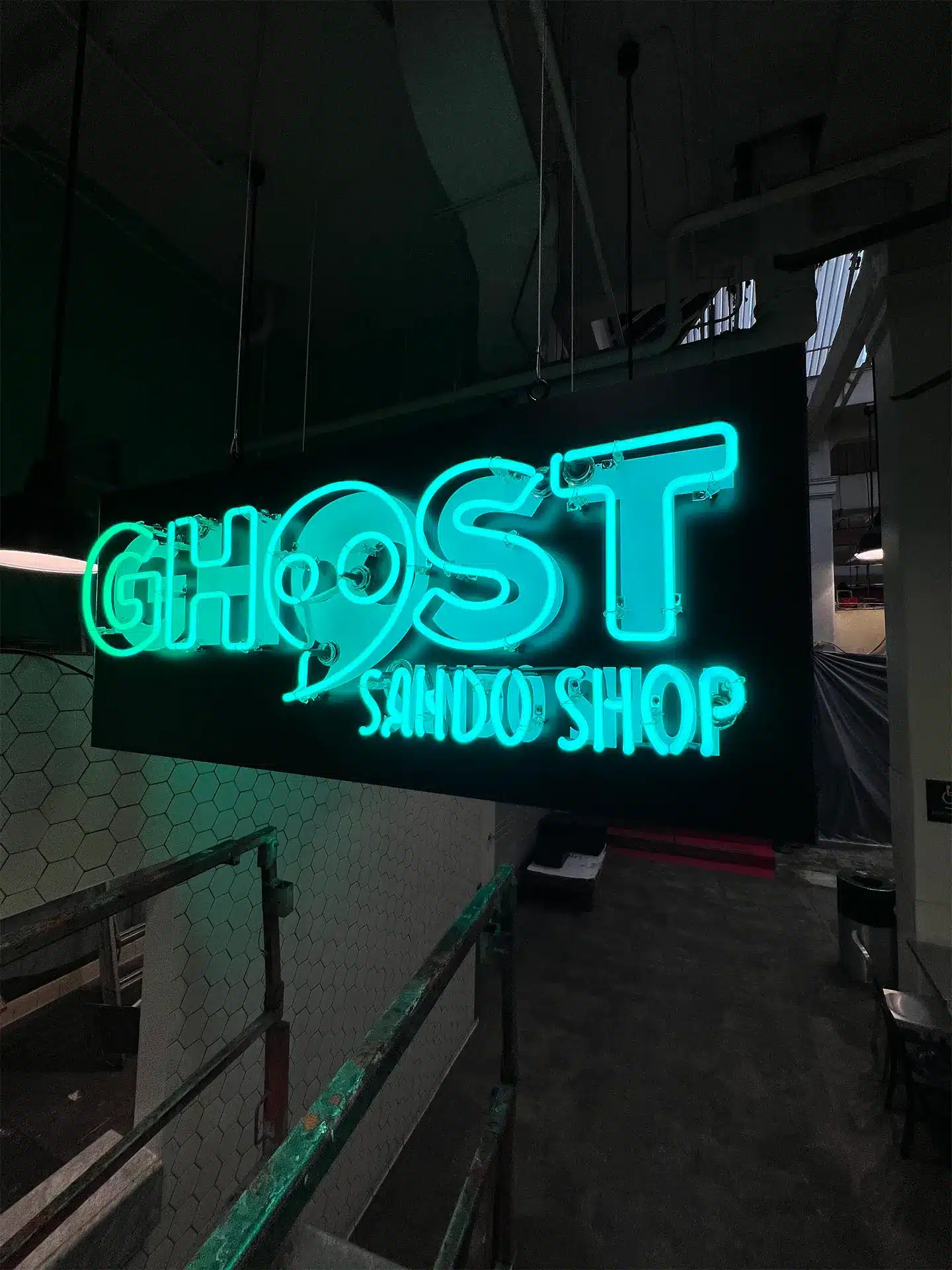 neone ghost shop sign
