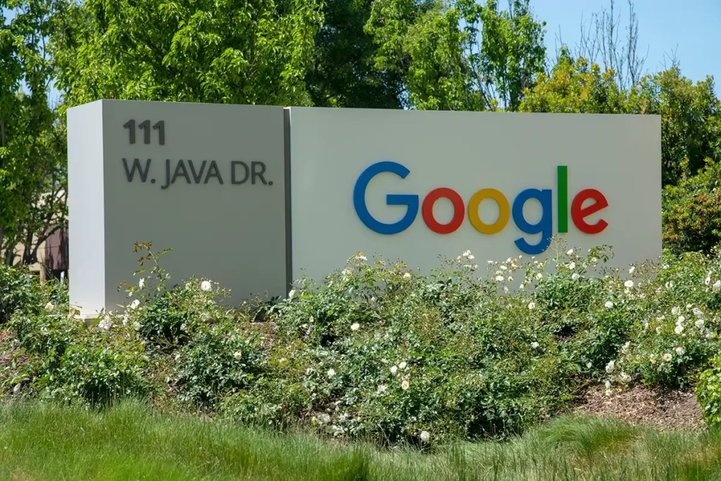 A monument style sign with the Google name and address on the side.