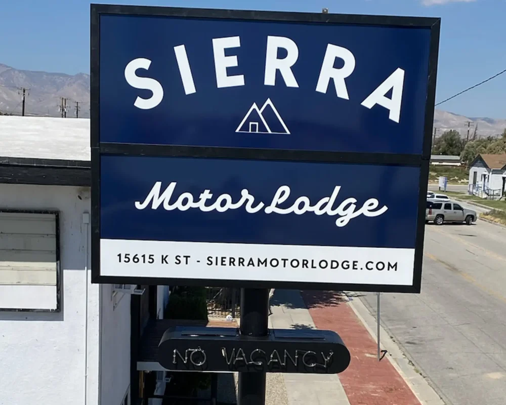 Street Sign for Sierra Motor Lodge